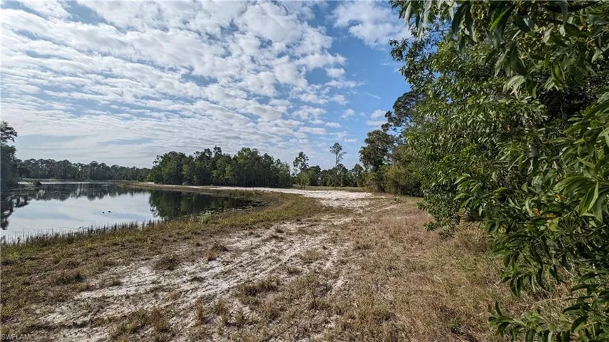 422 Juneau DR, LEHIGH ACRES FL 33974