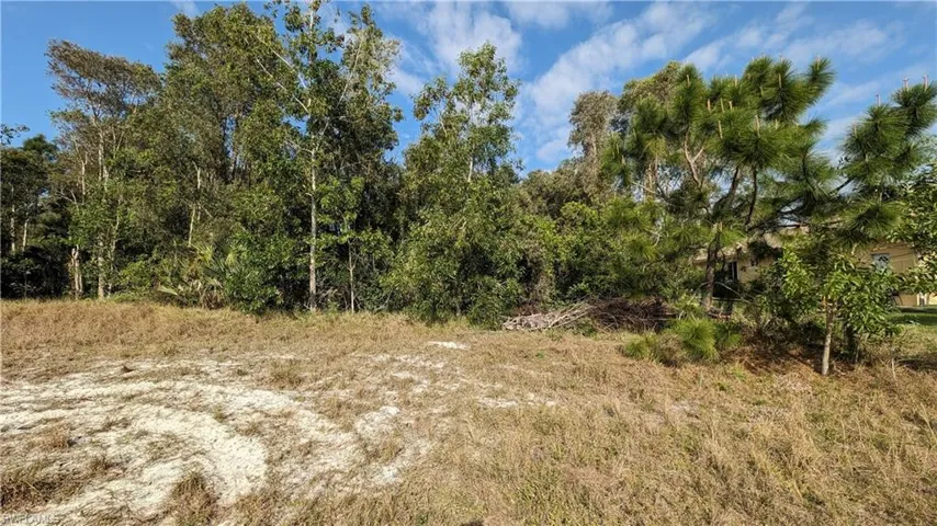 422 Juneau DR, LEHIGH ACRES FL 33974