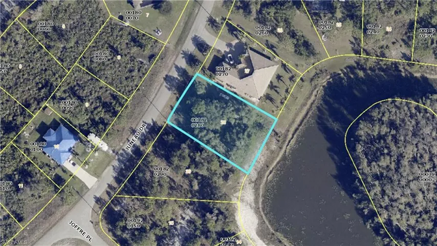 422 Juneau DR, LEHIGH ACRES FL 33974