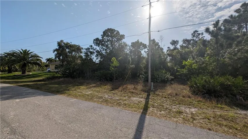 422 Juneau DR, LEHIGH ACRES FL 33974