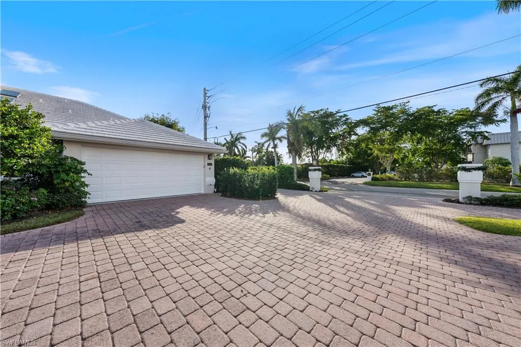 3624 Belair LN, Naples, FL 34103,224088615