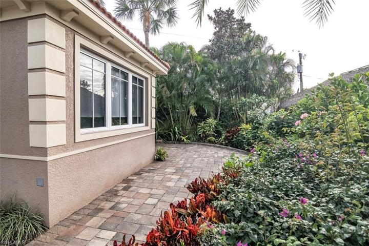 13455  Snook  CIR, Naples, FL 34114