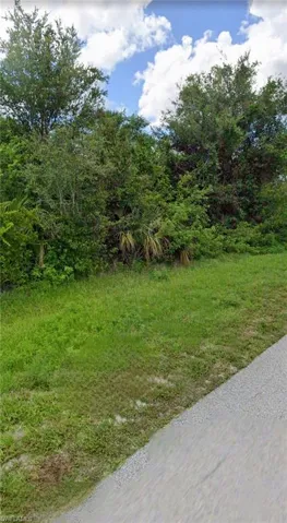 6049  Laurelwood  DR, Fort Myers, FL 33905