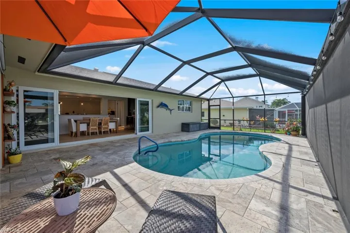 Relaxing pool