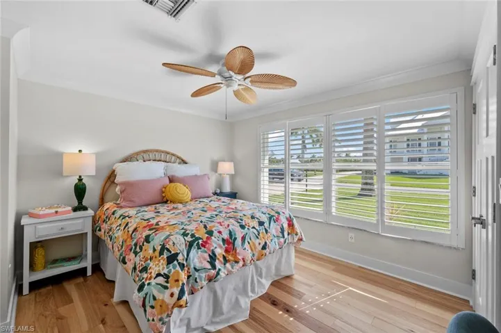 Guest bedroom #1