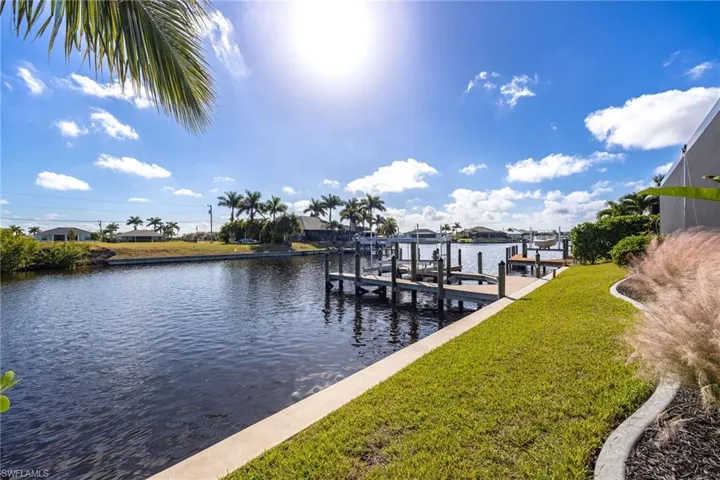 Intersecting canal views!