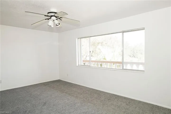 1931 W Lakeview  BLVD, North Fort Myers, FL 33903