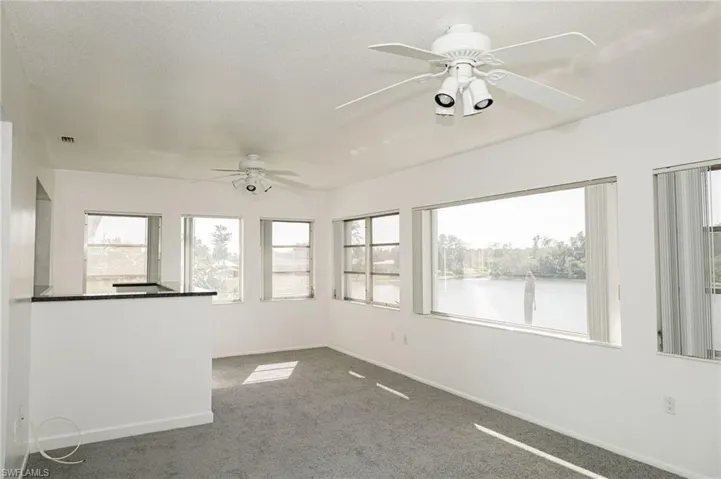 1931 W Lakeview  BLVD, North Fort Myers, FL 33903