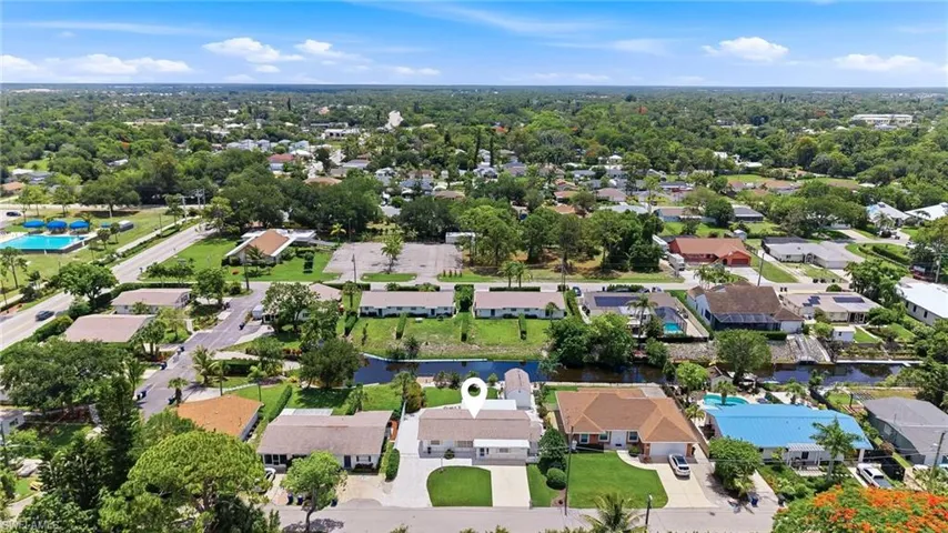 27051 Sun Aqua Ln, Bonita Springs, Florida 34135