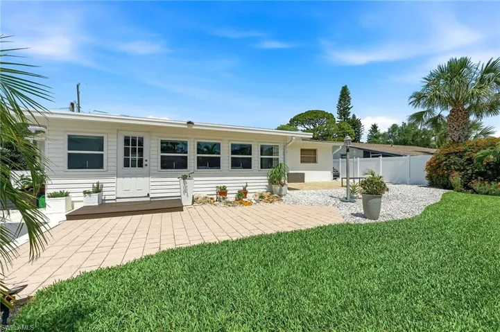 27051 Sun Aqua Ln, Bonita Springs, Florida 34135