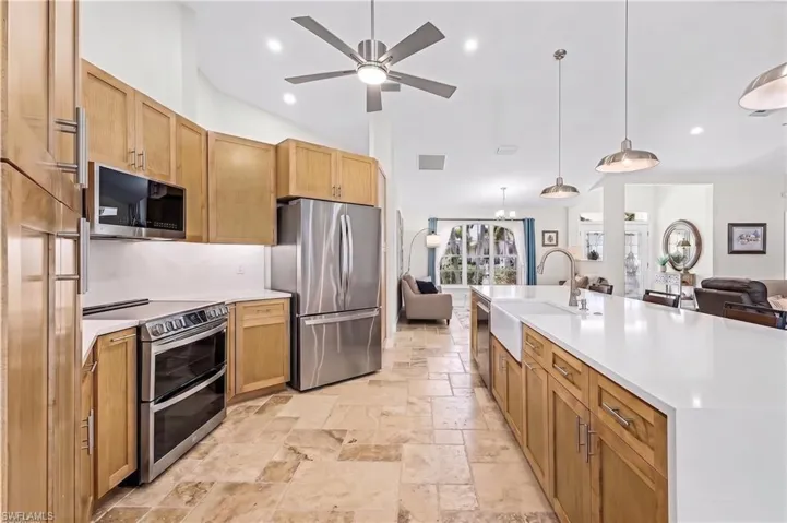 2207 Sw 52nd St, Cape Coral, Florida 33914