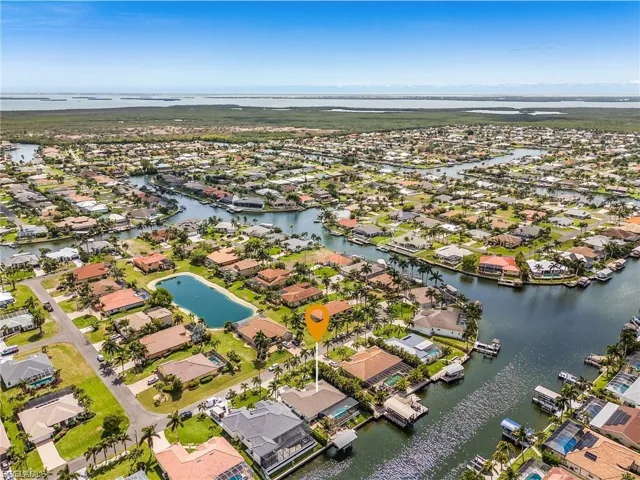 2207 Sw 52nd St, Cape Coral, Florida 33914