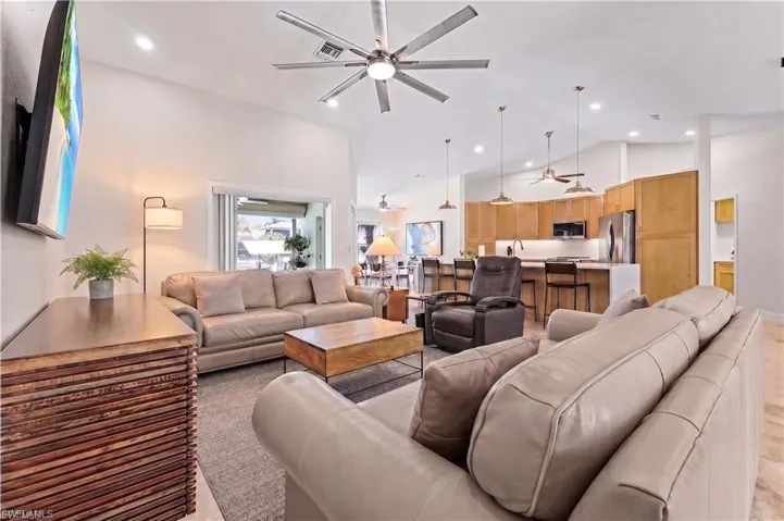 2207 Sw 52nd St, Cape Coral, Florida 33914