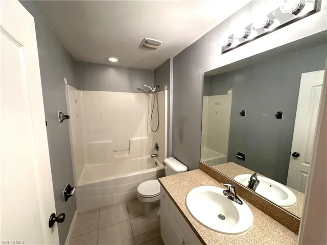 2814  50th W ST, Lehigh Acres, FL 33971