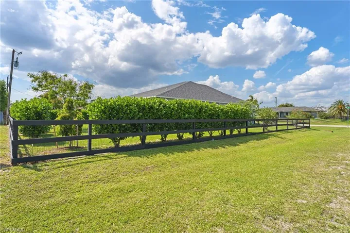 910 Sw 33rd Ter, Cape Coral, Florida 33914