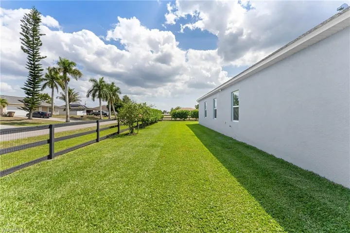 910 Sw 33rd Ter, Cape Coral, Florida 33914