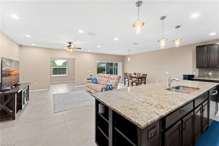 910 Sw 33rd Ter, Cape Coral, Florida 33914