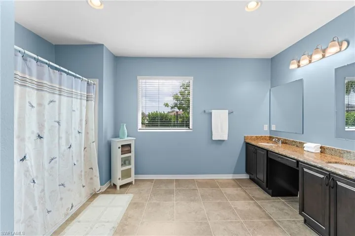 910 Sw 33rd Ter, Cape Coral, Florida 33914