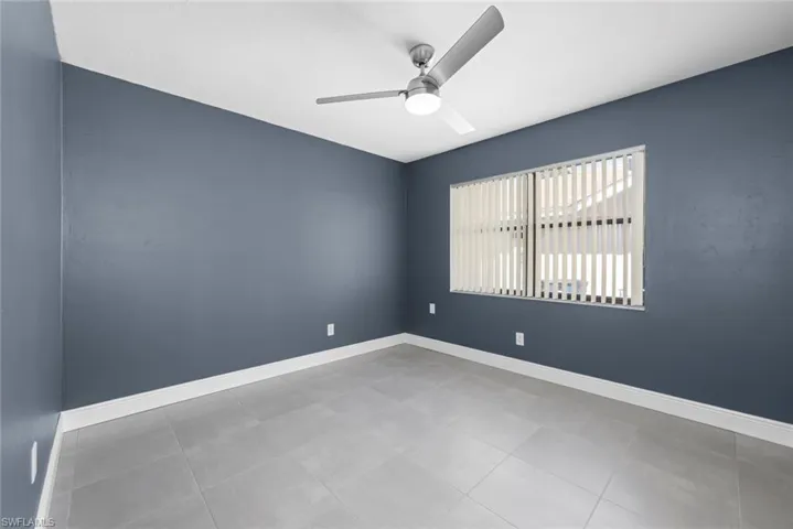 Empty room with ceiling fan