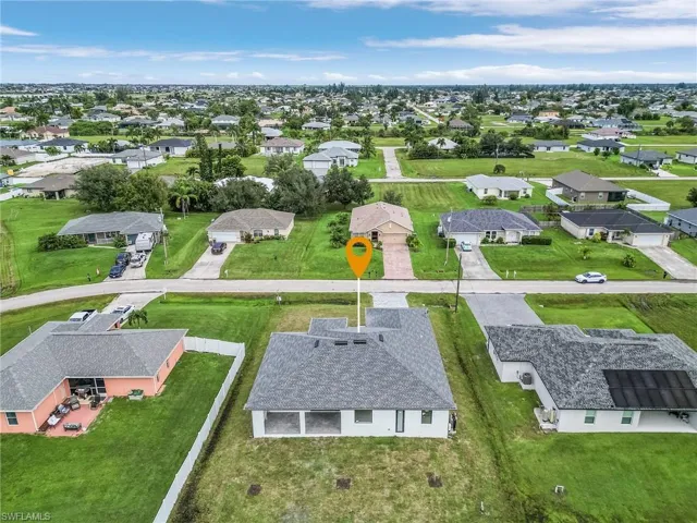 Birds eye view of property