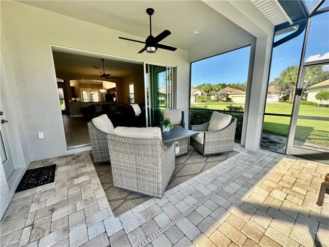 Pool Lanai undercover with large side yard
