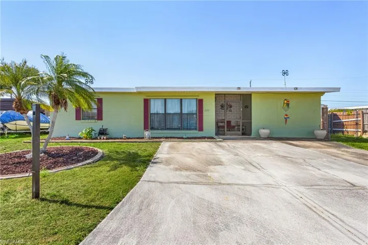 21195  Glendale  AVE, Port Charlotte, FL 33952