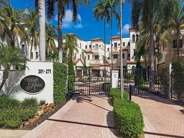 221 Harbour Dr 6, Naples, Florida 34103