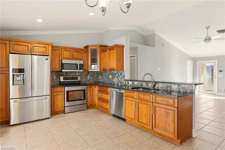 1209 Nw 19th St, Cape Coral, Florida 33993