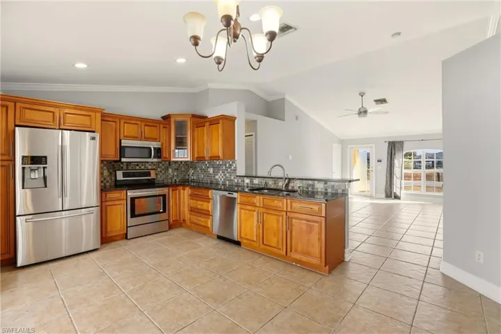 1209 Nw 19th St, Cape Coral, Florida 33993