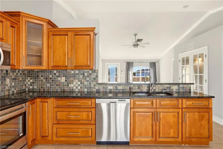 1209 Nw 19th St, Cape Coral, Florida 33993