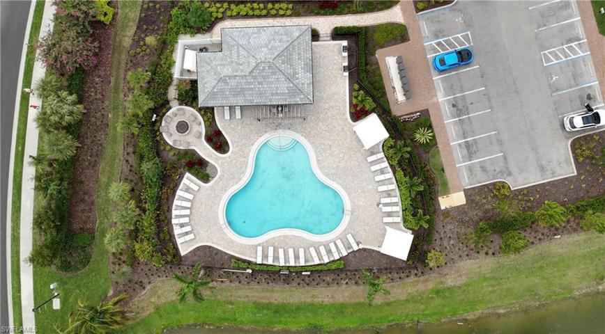 Villa Satellite Pool