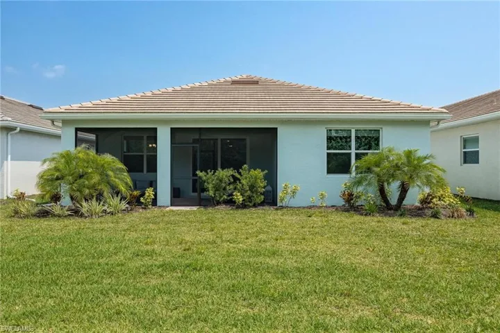 299  Tamarindo  LN, Naples, FL 34114