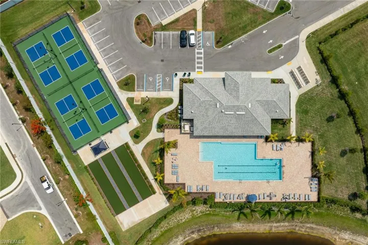 299  Tamarindo  LN, Naples, FL 34114