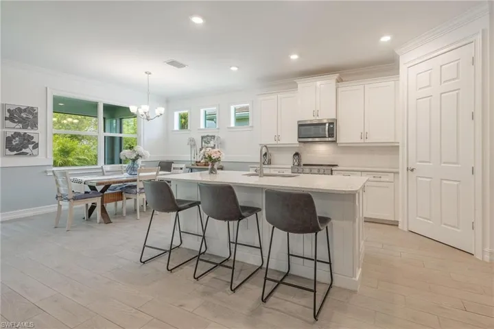 299  Tamarindo  LN, Naples, FL 34114