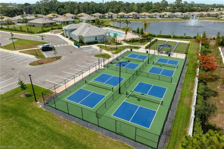 299  Tamarindo  LN, Naples, FL 34114