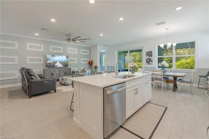 299  Tamarindo  LN, Naples, FL 34114