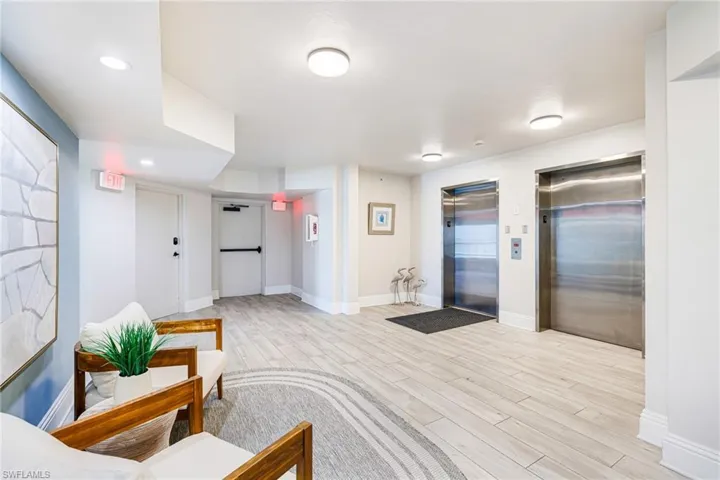 Community lobby with recessed lighting
