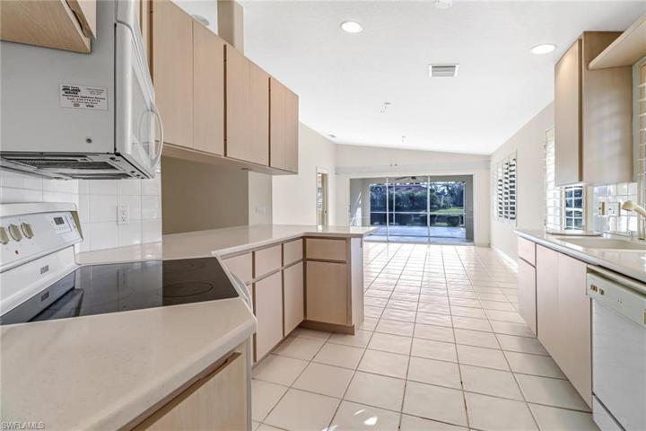 3695 El Segundo CT, NAPLES FL 34109