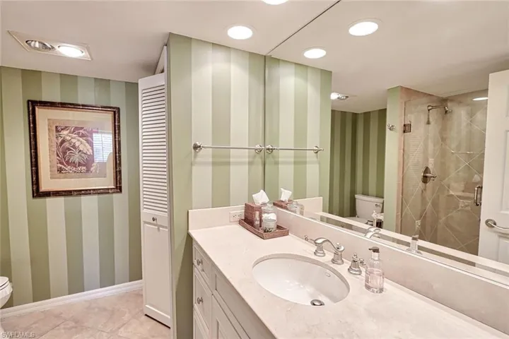 3483  Gulf Shore N BLVD, Naples, FL 34103