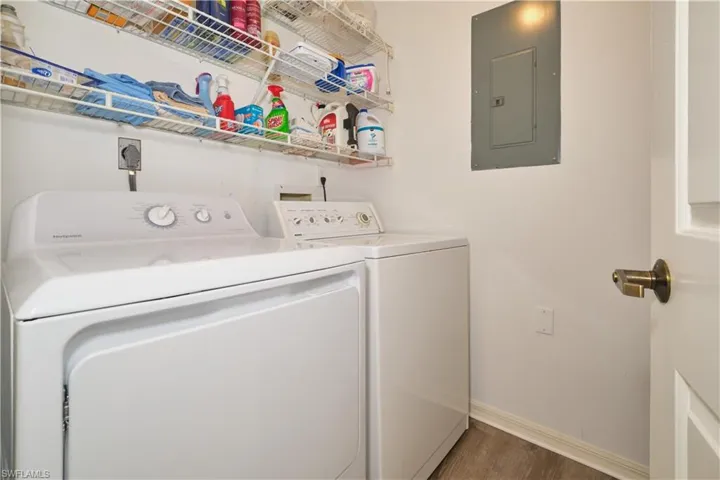 WASHER DRYER IN UNIT