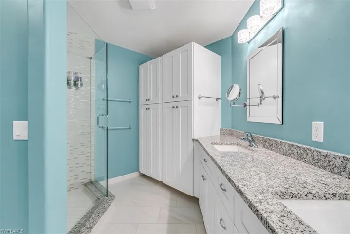 Tons of cabinets space