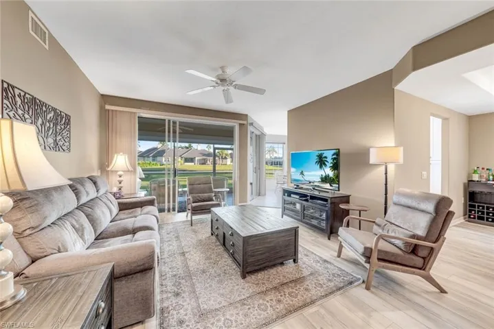 Spacious living room