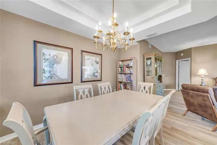 Tray ceiling