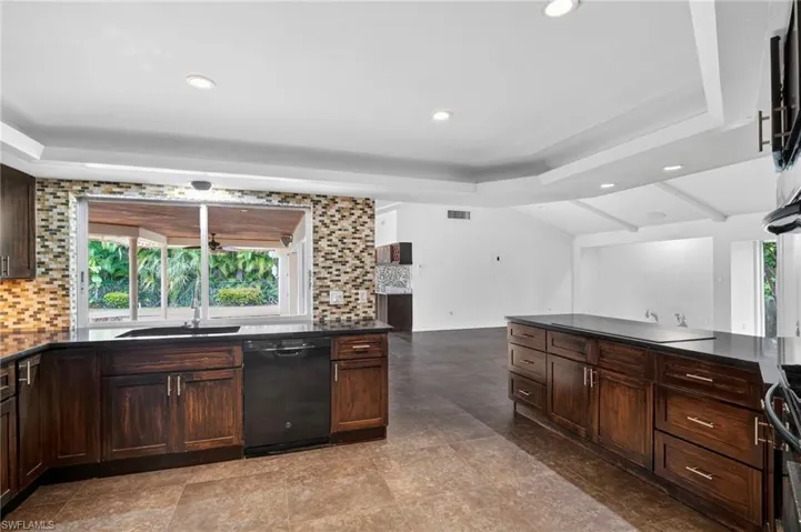 5231 Greenbriar Dr, Fort Myers, Florida 33919