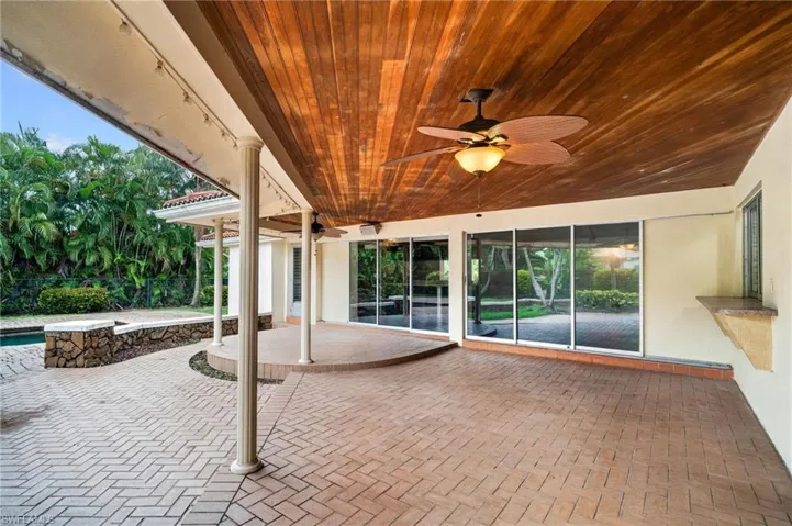 5231 Greenbriar Dr, Fort Myers, Florida 33919