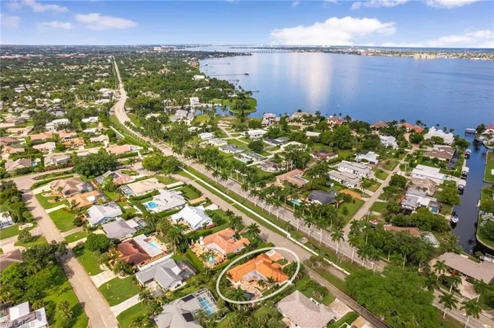 5231 Greenbriar Dr, Fort Myers, Florida 33919