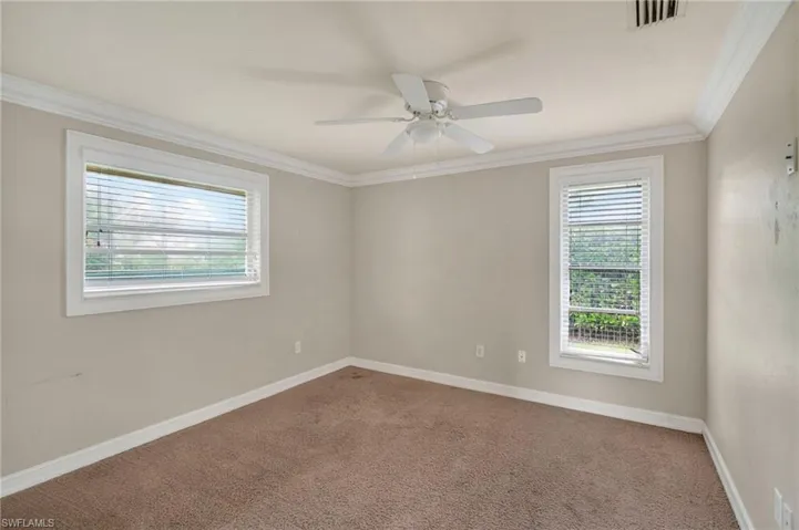 5231 Greenbriar Dr, Fort Myers, Florida 33919