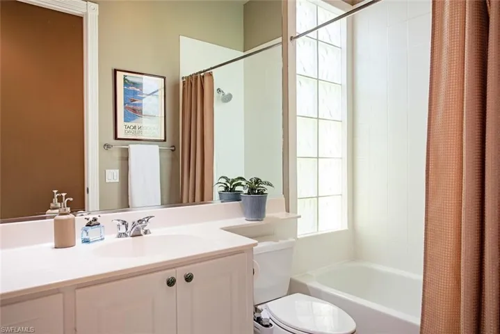 2904  Hatteras  WAY, Naples, FL 34119