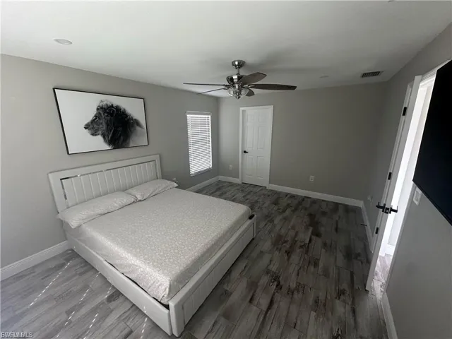 1518 Ne 43rd Ln, Cape Coral, Florida 33909