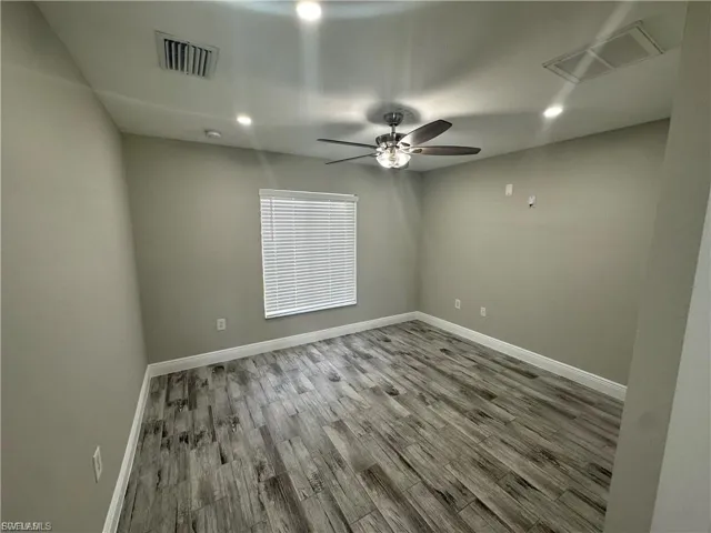 1518 Ne 43rd Ln, Cape Coral, Florida 33909